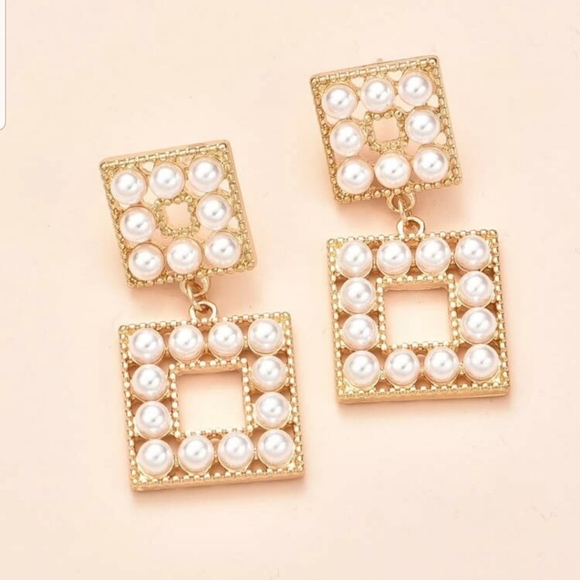 *Flo* Gold Square Pearl earrings - Picture 3 of 3